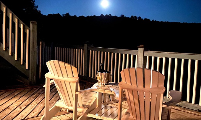 Harrington Hotel | Auberge Val Carroll