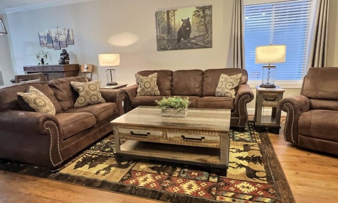 Gatlinburg Condo | August & September 15% discount for 2 night stay, 25% discount for 3 night stay
