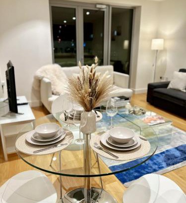 Canning Town Apartment | Auracasa 2 bed O2 Canning suite