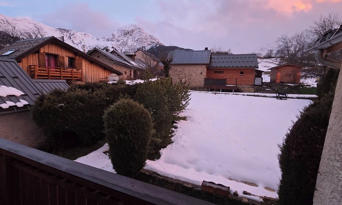 Auris House | Auris-en-Oisans, Domaine de l'Alpe d'Huez, 10 minutes from the resort.