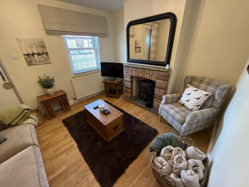 Muston House | Autumn Cottage