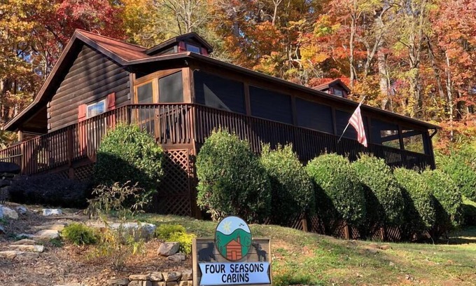 Lake Lure Cabin | Autumn Splendor Cabin walk Chimney Rock/Lake Lure