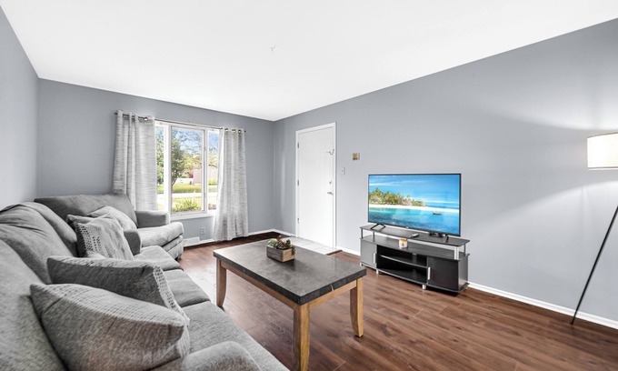 Munster Apartment | AVAIL 10/19- 2BR CONDO by Shops Hospitals & Chicago