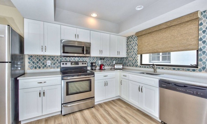 Naples Park House | Avanti Vacation Rental, Relaxing 3-BR Retreat with Private Pool Minutes from Vanderbilt Beach and Delnor-Wiggins State Park. Enjoy Southern Exposure, BBQ Area, and Pet-Friendly Comfort