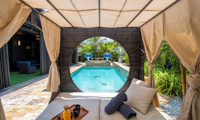 Tamiami Villa | Avatar Luxe Villa 5BR I Cinema I Pool I Game Room I Waterfrontnnnnn