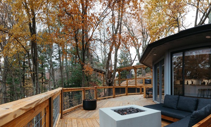 Asheville Cabin | AVL Bear Haven, only minutes from Asheville Downtown