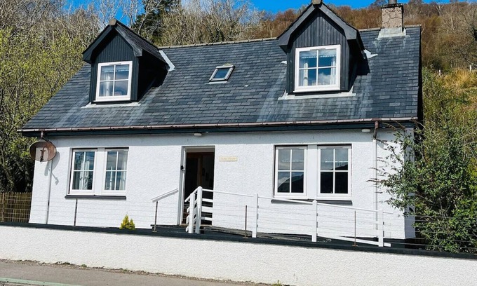 Onich House | Avoca House in the village of Onich