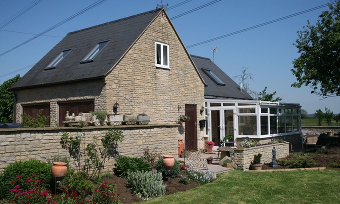 Chippenham House | Avon Lodge