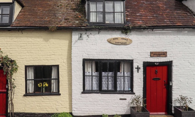 Tewkesbury Cottage | AVONMEDE, pet friendly, character holiday cottage in Tewkesbury