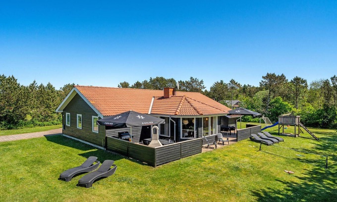 Trend House | Awesome home in Løgstør with sauna