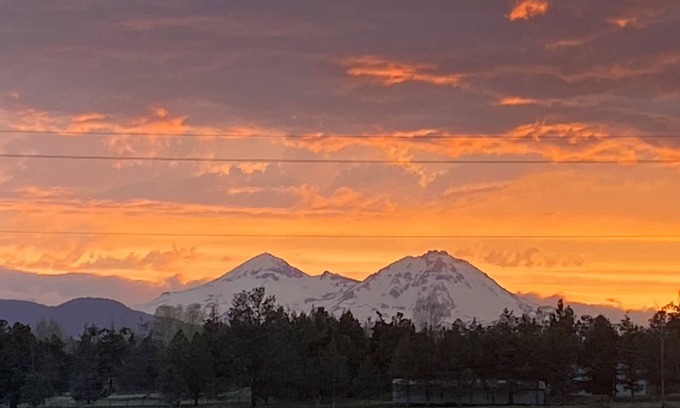 Bend House | Awesome Views - Guest House on Horse Ranch