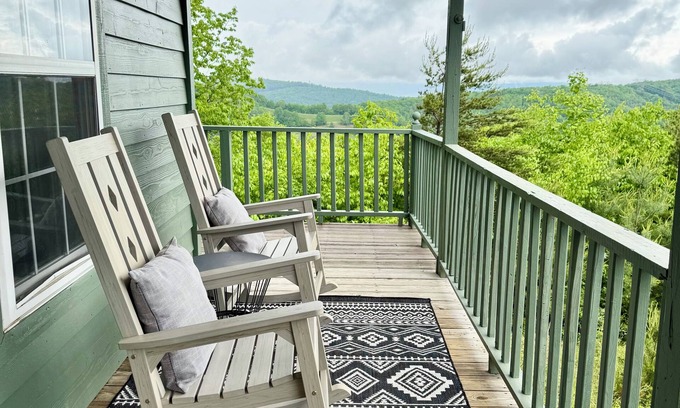 Pine Creek Cabin | Awesome views - private mountaintop cabin - outdoor fire pit + pet friendly!