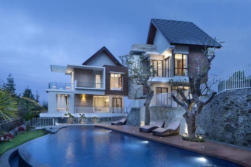Oro Oro Ombo Villa | Azcarya Villa