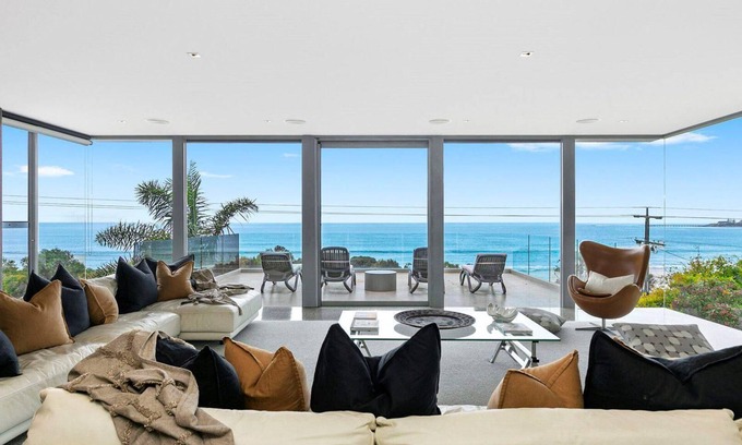 Lorne House | Azure - Absolute Beachfront Luxury, Wifi, Spa