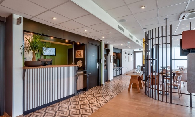 La Source Hotel | B&B HOTEL Paris Créteil