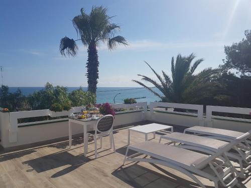 Bisceglie Bed & Breakfast | B&B TORRE AZUL FRONTEMARE - Bisceglie