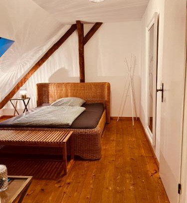 Huenxe Apartment | b e d & a g e d e s i g n -medium- wunderschönes Zimmer mit Bad b e d & a g e d e s i g n -small- wunderschönes Zimmer mit Bad Rechnungserstellung für Geschäftsreisende & Firmen