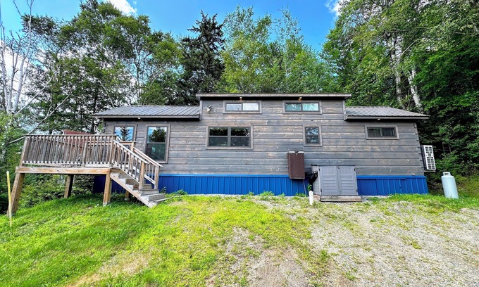 Twin Mountain Cabin | B11 Awesome "Tiny Home" A/C, Mountain Views, Minutes to Skiing, Hiking, Attractions, Dog Friendly!