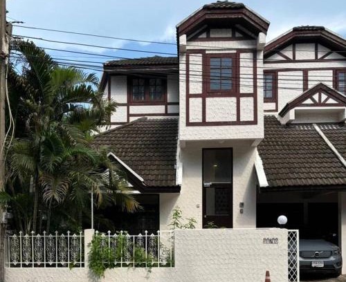 Samsen Nai House | Baanphahol2