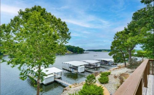 Osage Beach House | Backwater Cove 4 Bed25 Bathdockdeck-sleeps 12