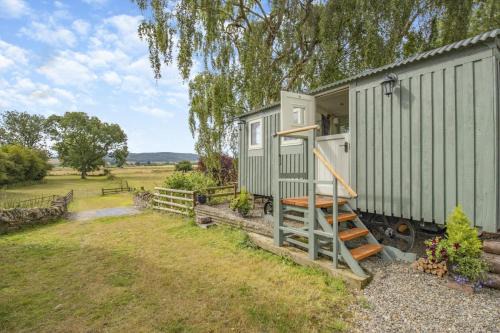 Brampton Bryan House | Badger Hut