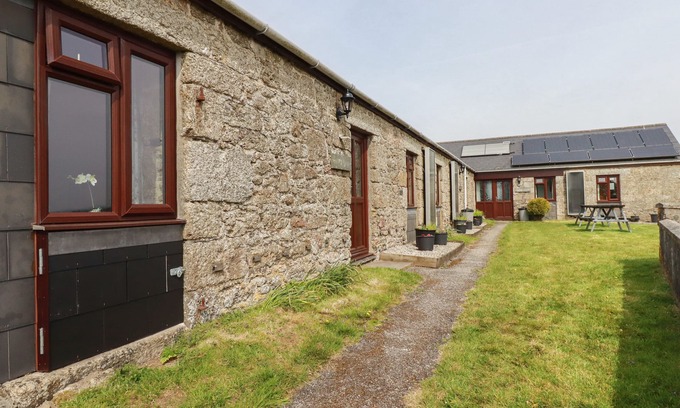 Stenalees Cottage | BADGERS SETT, family friendly, country holiday cottage in Lanivet