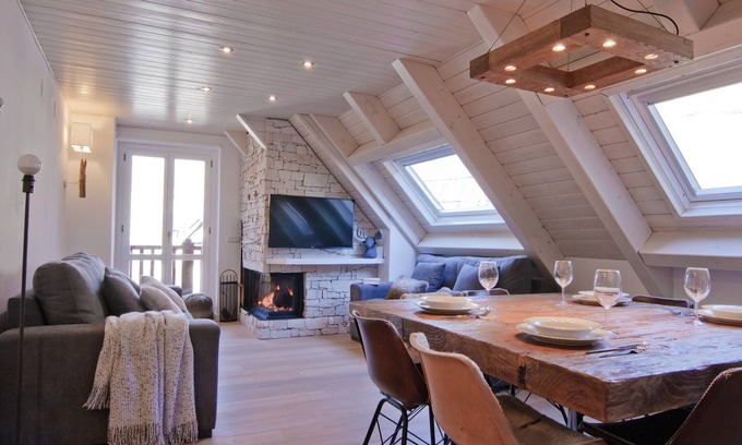 Bagergue Apartment | Bagergue design duplex with ski storage at the foot of the slopes n Baqueira (Val de Ruda)