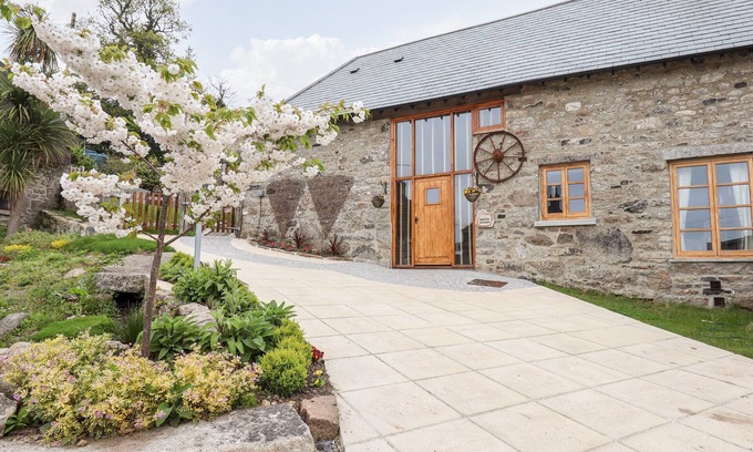 Newton Abbot Cottage | BAGTOR GRANARY, family friendly, with hot tub in Ilsington