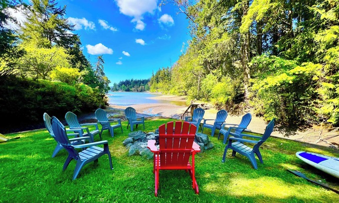 Rollingbay House | Bainbridge Island Group Retreat w/Pickleball!