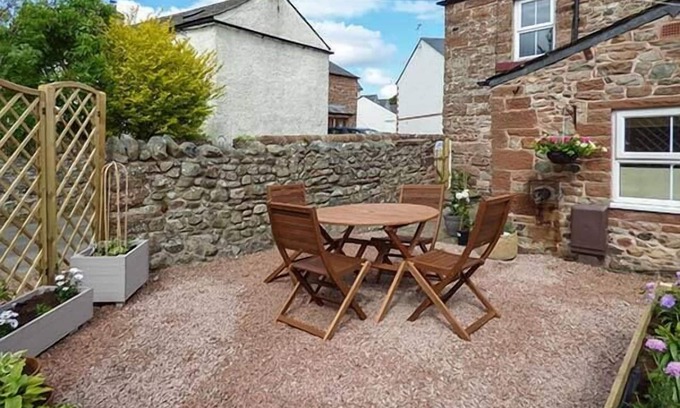 Kirkby Thore Cottage | BAKERS COTTAGE, pet friendly, with open fire in Kirkby Thore