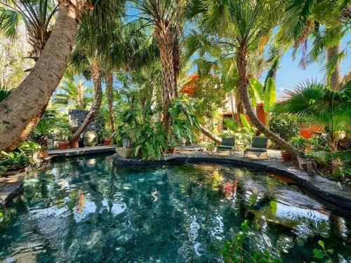 Parrot Cove Villa | Bali House in Palm Beach w/Gorgeous Htd Pool