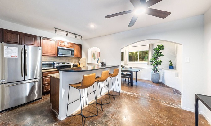 South Lamar House | Bamboo Oasis Unit 2