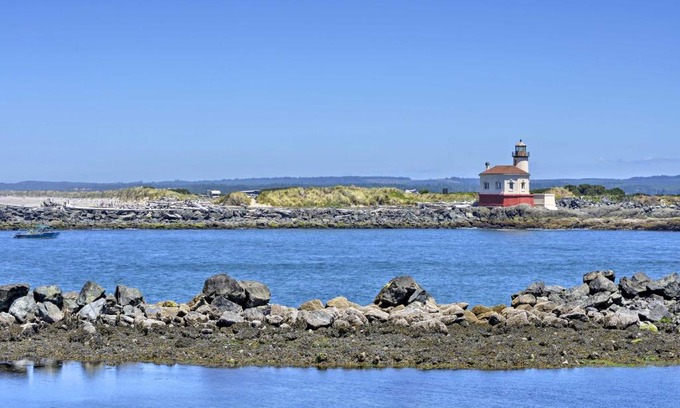 Bandon House | Bandon Home with Patio, Steps to South Jetty Park