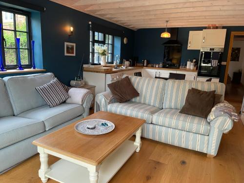 Great Wolford Apartment | Bank Cottage Studio - luxury Cotswolds haven for two