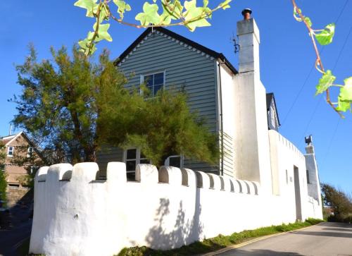 Bantham House | Bantham House, Bantham, South Devon - a few steps from golden sandy beaches