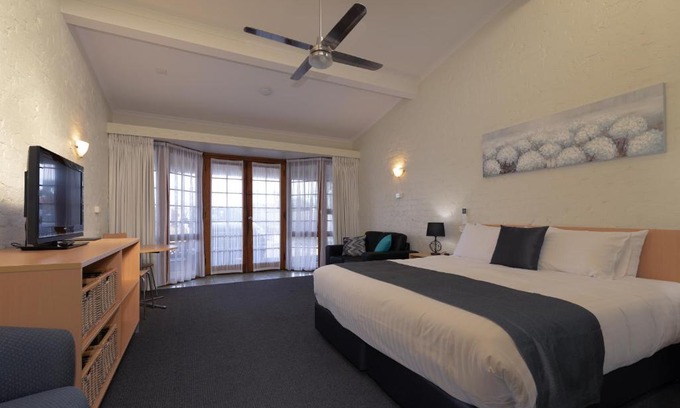 Devonport Hotel | Barclay Motor Inn