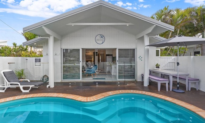 North Creek House | Barefoot in Lennox - Private Plunge Pool & Beach Frontage & Wifi