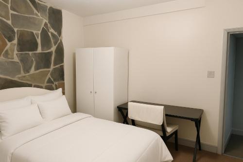 Treforest House | Bargain room minuites from train station