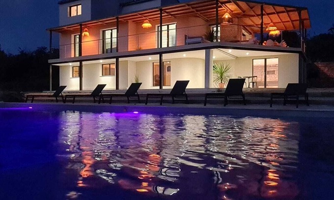 Barjac Villa | Barjac: Beautiful villa with magnificent view of the Cevennes mountains