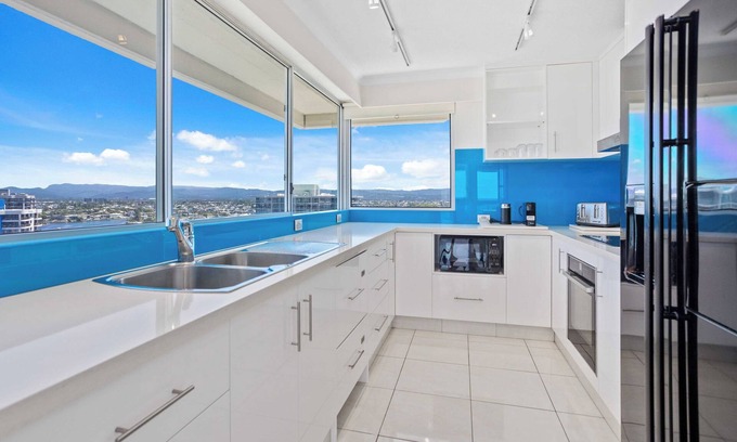 Surfers Paradise Apartment | Baronnet Apartments