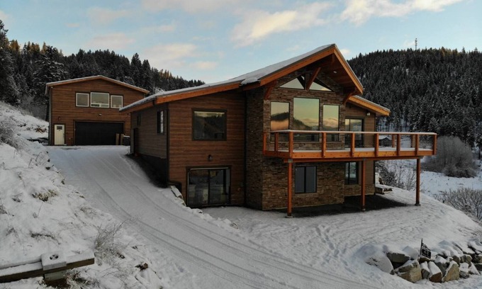 Leavenworth Apartment | Base Camp Guest House Mountain VIEW, Jacuzzi, Great Location