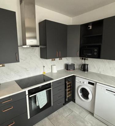 Chichester Villa | Basin Road 2 Bed House