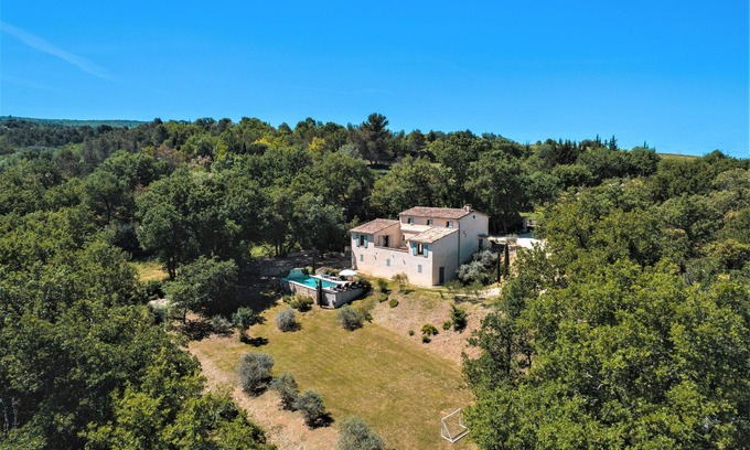 Apt Villa | Bastide with heated swimming pool in the Luberon Provençal