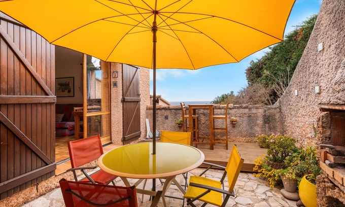 Carqueiranne House | Bastidon with Terrace and Sea Access in Carqueiranne