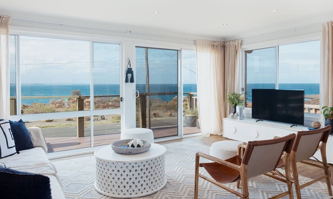 Bawley Point House | Bawley Rise - Your Ultimate Oceanfront Beach Pad!