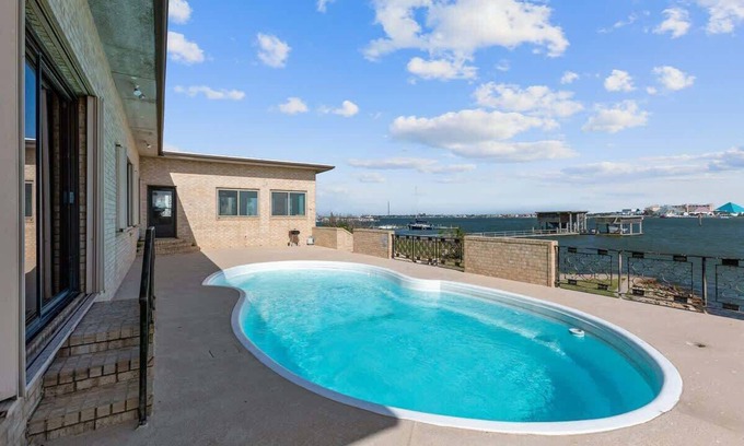 Galveston House | Bay Dreamer Summary: