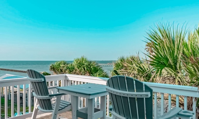 Rockport Condo | Bayfront condo with ocean views, balcony, tennis, & pool