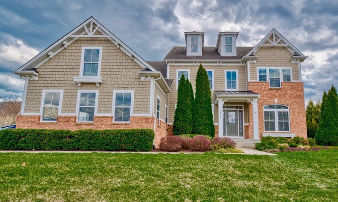 The Commons House | Bayside * 6 BR Beautiful Large Bayside Resort House W 3.5 BA Sleeps up to 15