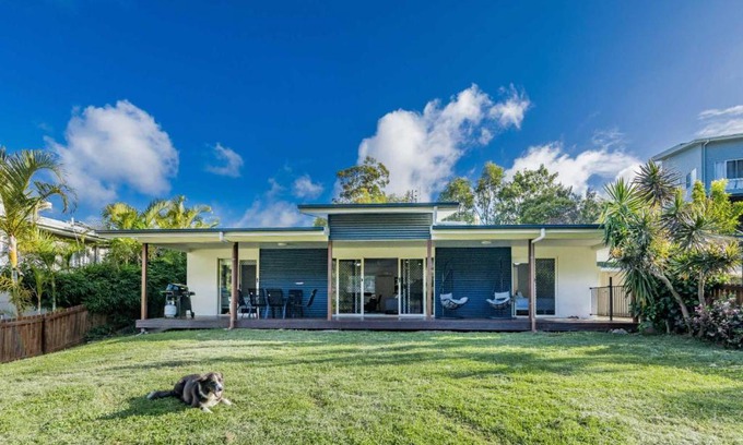 Agnes Water House | Bayview - Three Bedroom, Family & Pet Friendly Coastal Getaway in Agnes Water