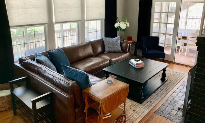 Jacksonville Beach House | Be A Nomad | Fig Tree | Lower